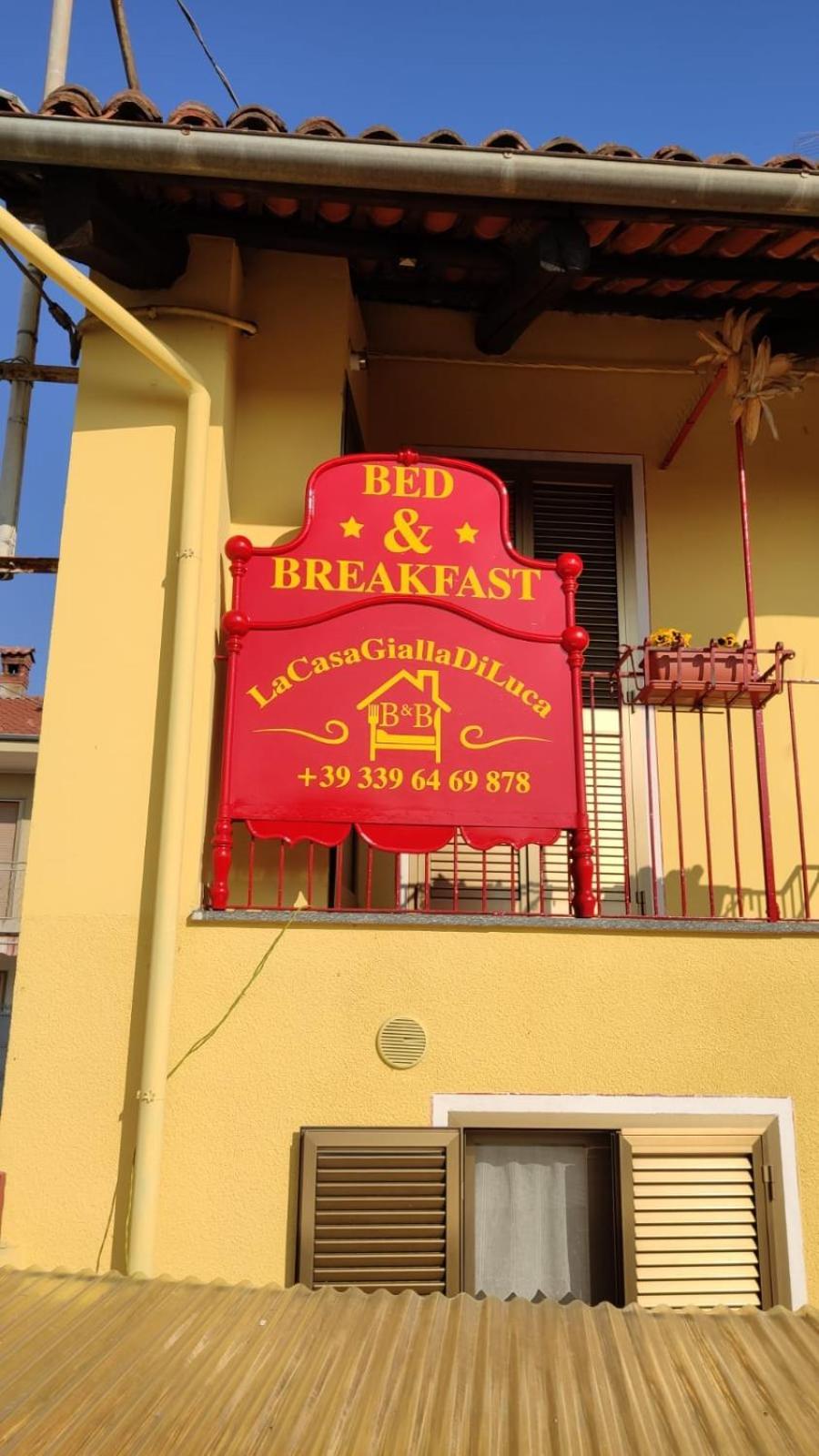 B&B La Casa Gialla Di Luca Mazze Exterior photo
